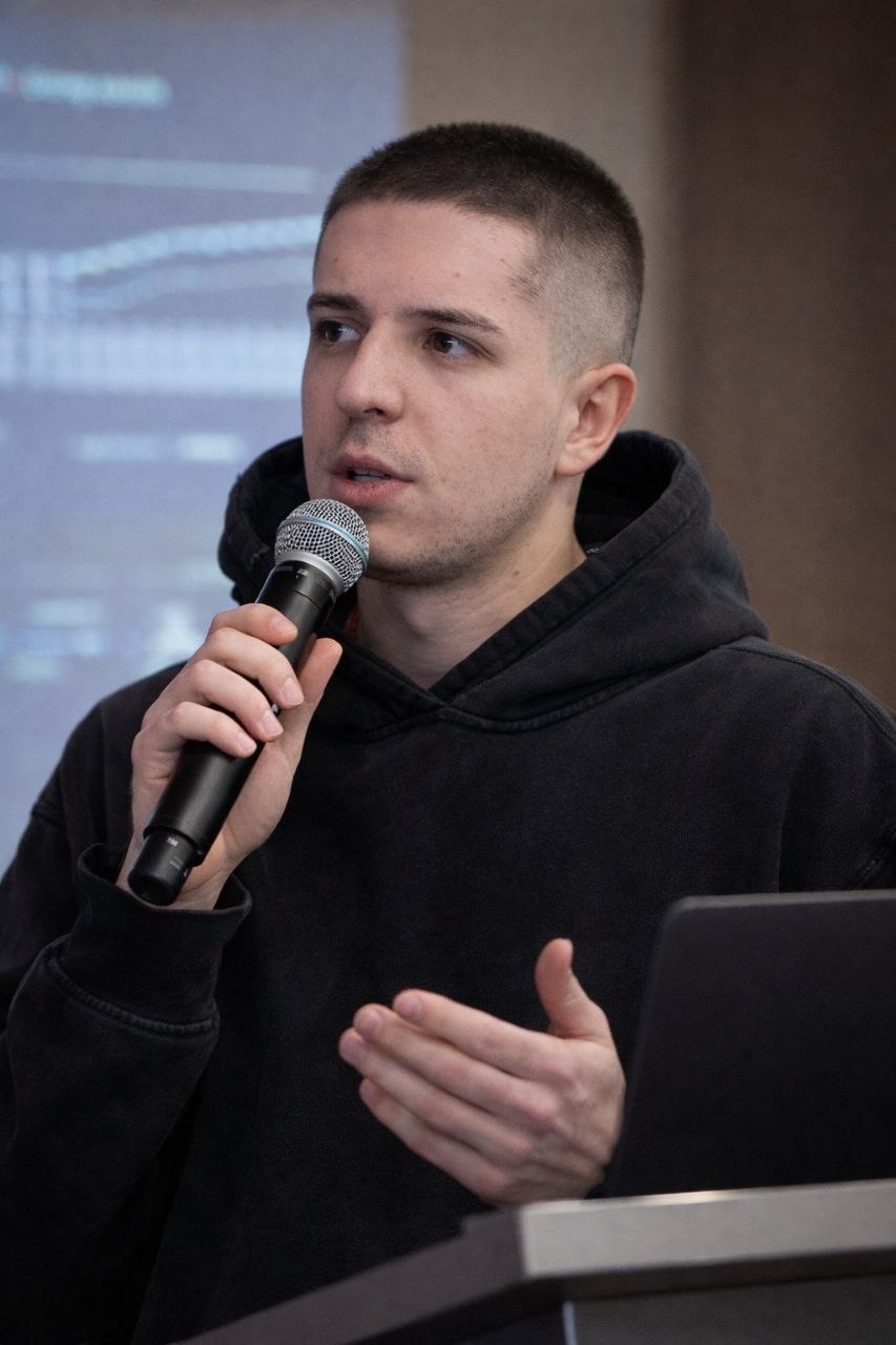 Дмитро Хомни